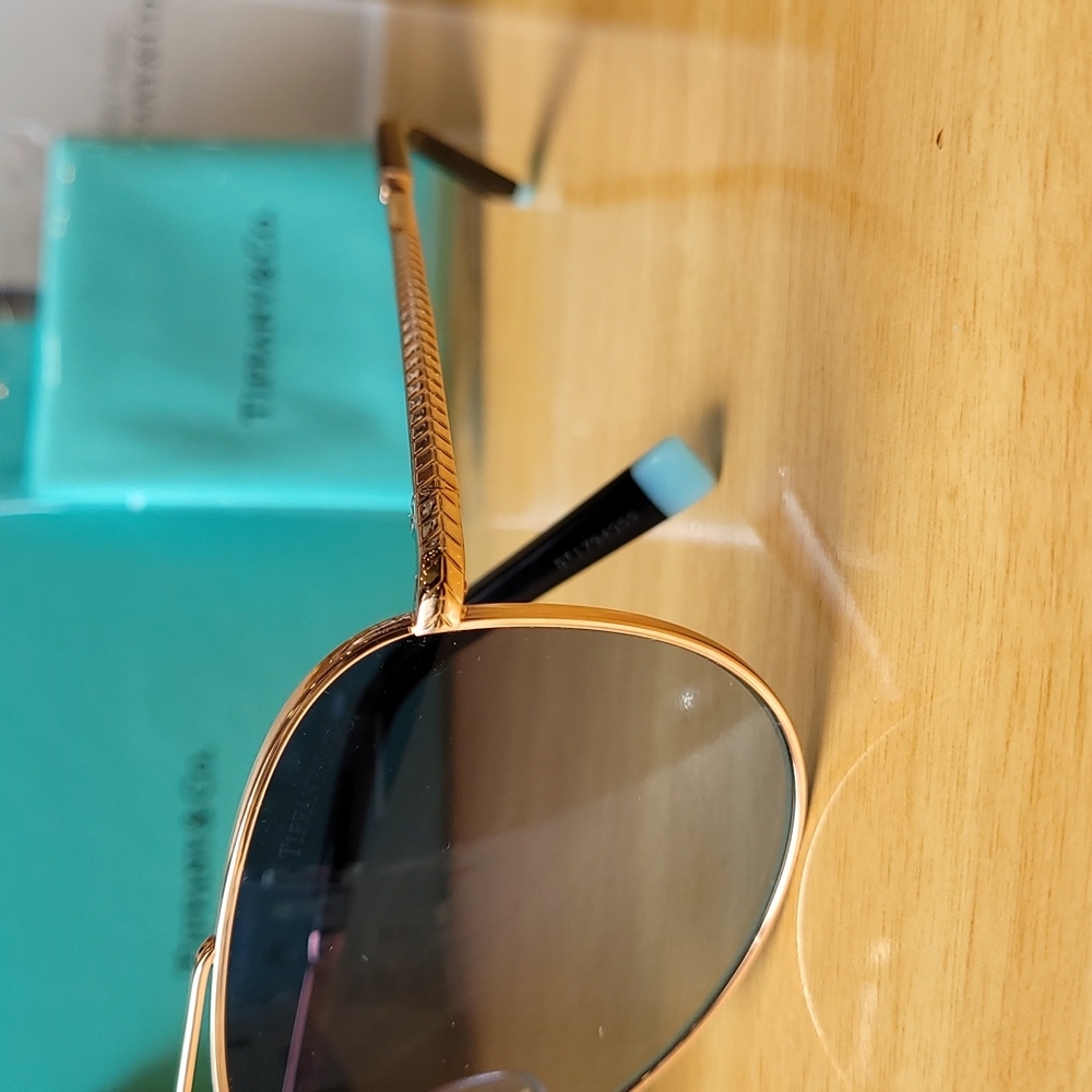 NEW π―% AUTHENTIC AVIATOR TIFFANY&CO. SUNGLASSES πΆπππ - Picture 7 of 8